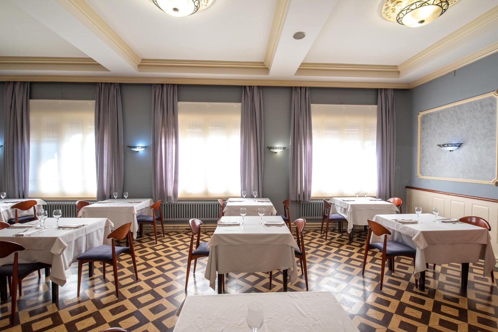 Hotel Robert La Pobla de Claramunt Εξωτερικό φωτογραφία