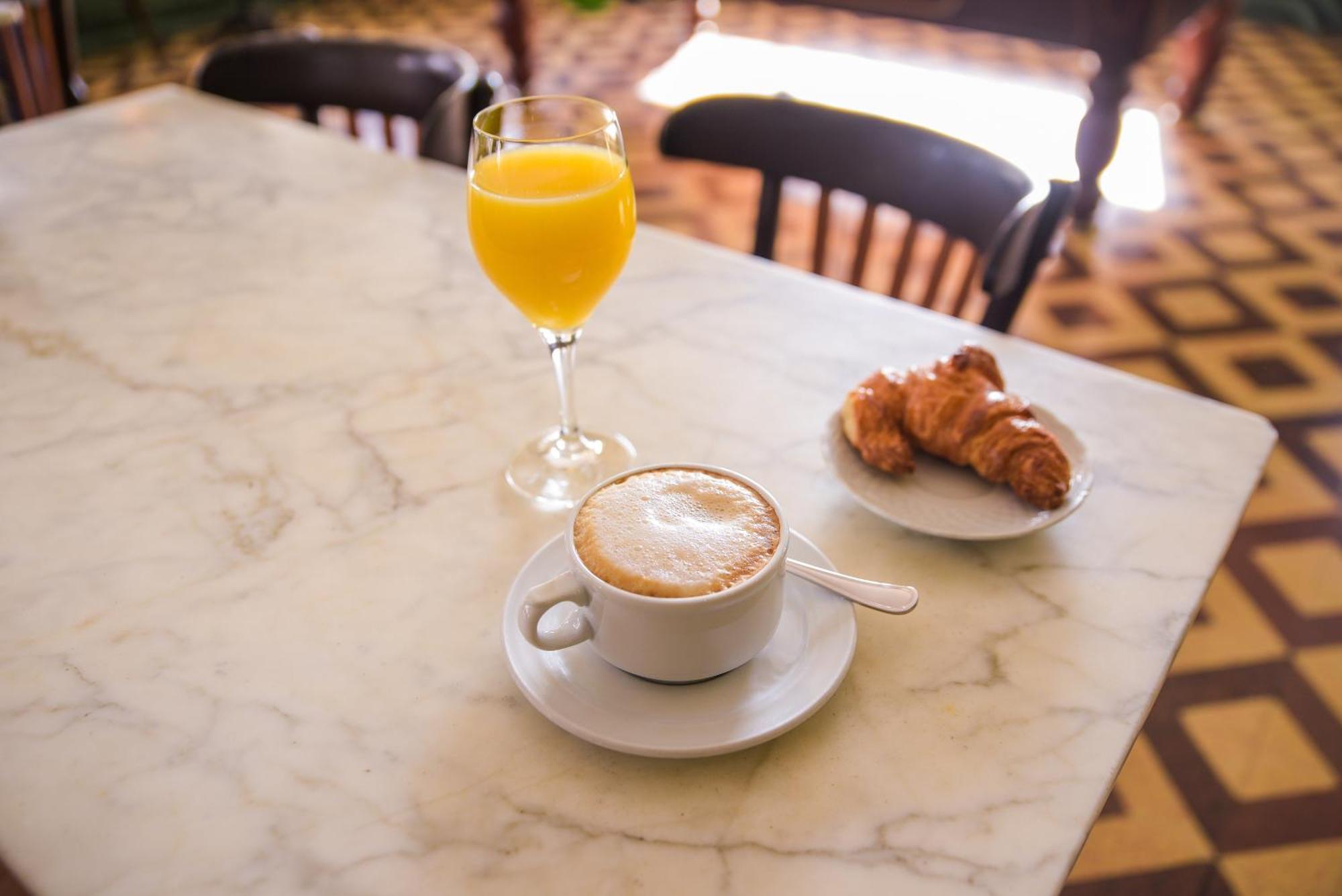 Hotel Robert La Pobla de Claramunt Εξωτερικό φωτογραφία