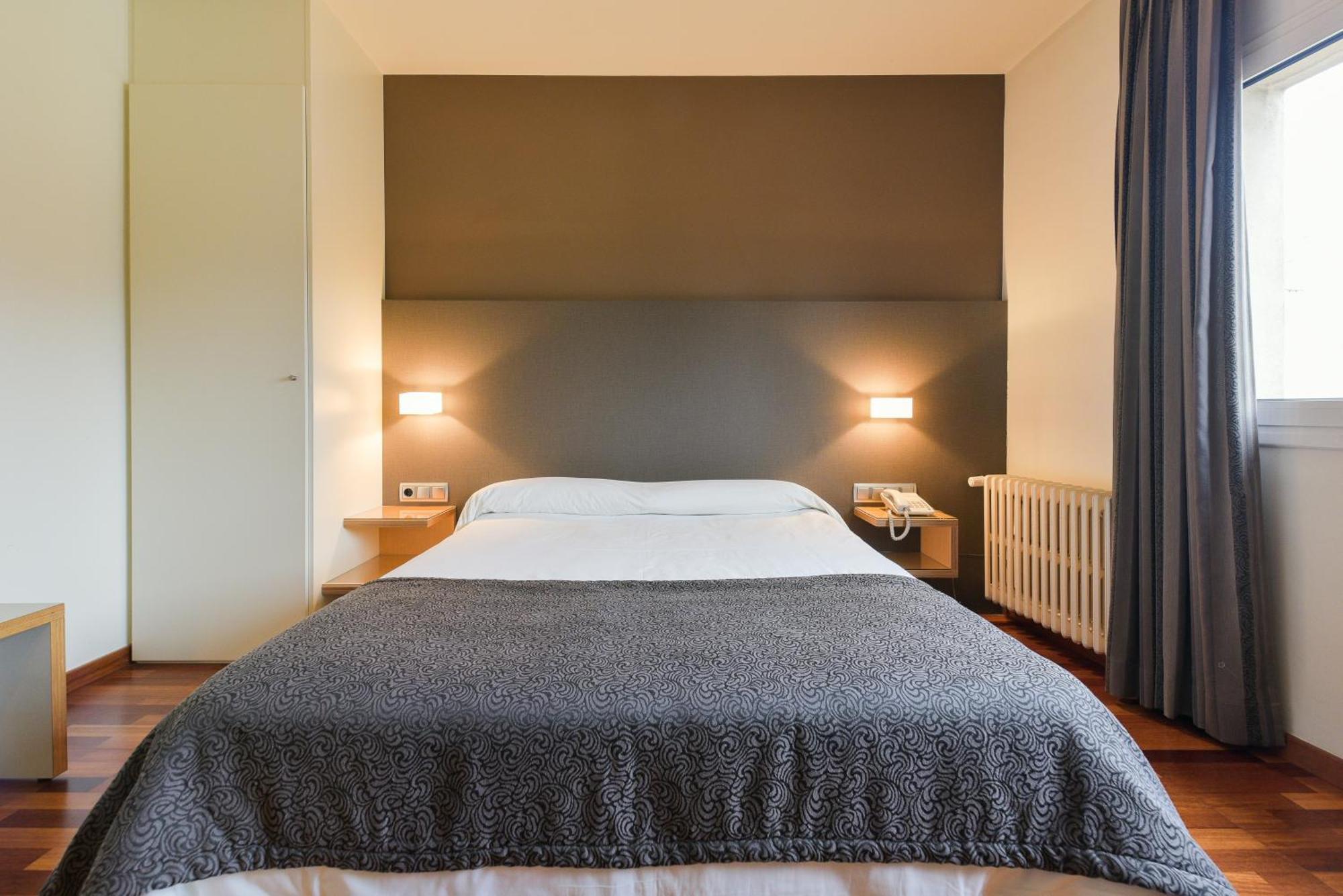 Hotel Robert La Pobla de Claramunt Εξωτερικό φωτογραφία
