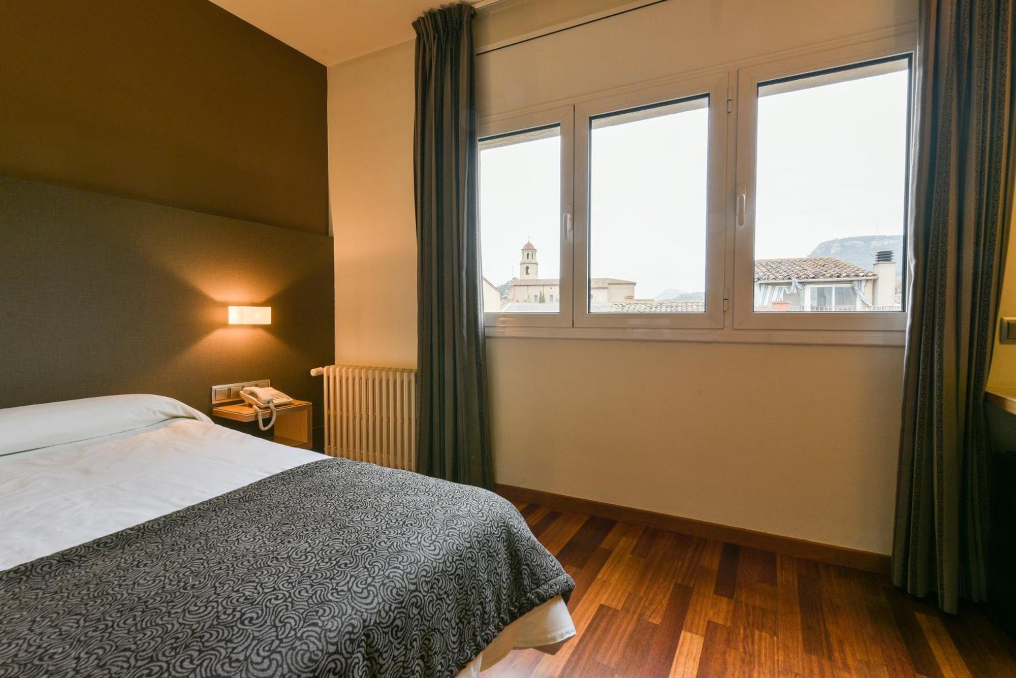 Hotel Robert La Pobla de Claramunt Εξωτερικό φωτογραφία